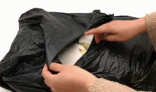 枕头上套2个塑料袋,10个家庭9个家庭都需要!学会受用一生!
