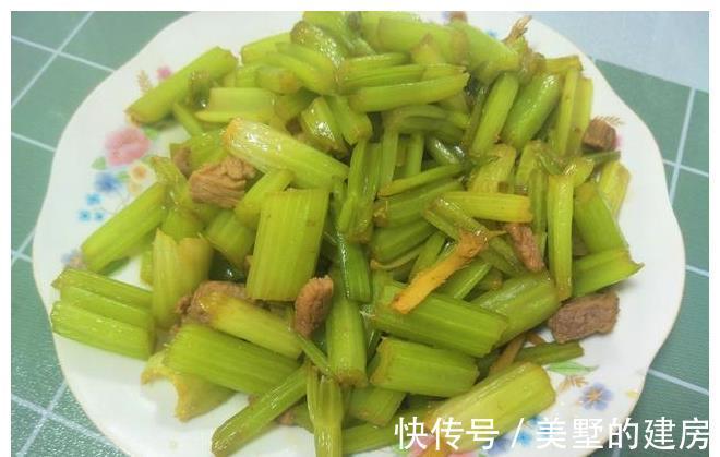好吃|炒芹菜时,下锅前多加1步,芹菜更清脆好吃,美味又下饭