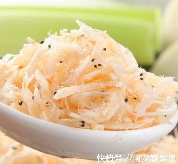 跷二郎腿|女人老不老，这5个表现看了就知道，一点都藏不住