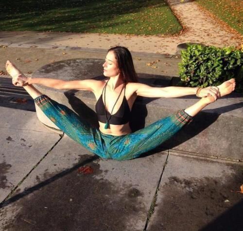 体式|选择练习瑜伽,就是尝试邂逅更好的自己,坚持下来才能看到效果