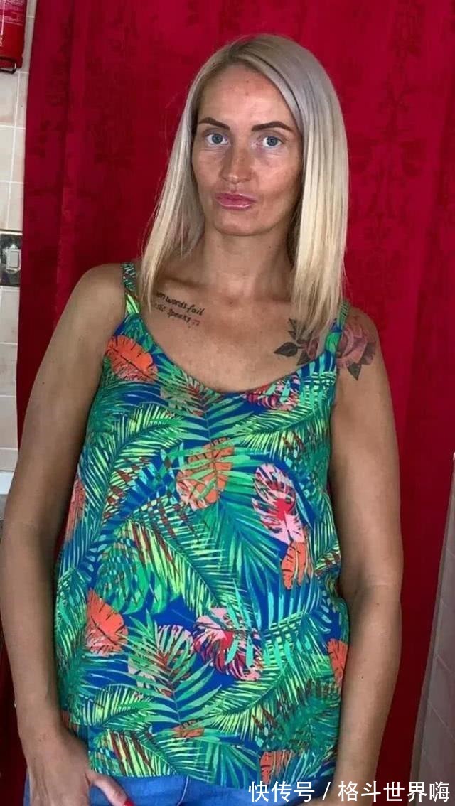 化妆品|英国女子使用过期化妆品,皮肤变绿吓哭自己,朋友笑称她是魔法师!