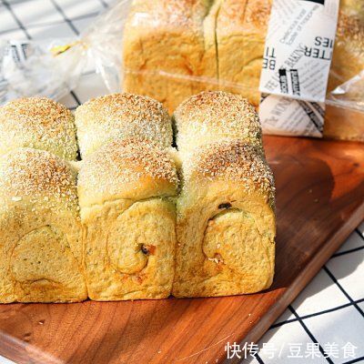 黄油|#我的养生日常-远离秋燥# 斑斓椰蓉小吐司，风味独特