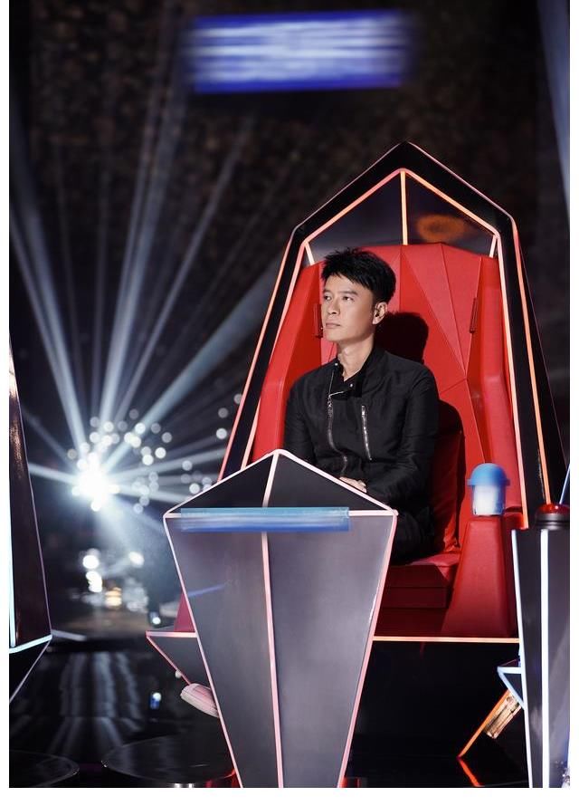 2021中國好聲音|《2021中國好聲音》董書含溫暖聲線治愈舞臺 時尚二度PK穩守席位