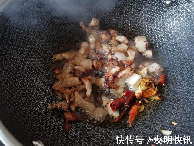 好吃|入秋后,吃冬瓜吃黄瓜,都不如吃它,2元炒1盘,脆嫩爽口特好吃