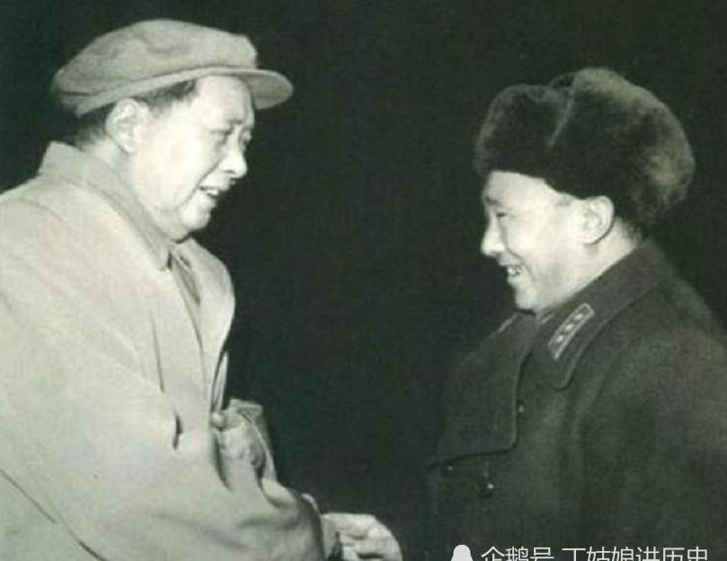 上将|这个师的师长，后来授予上将军衔，手下一位团长，为何也是上将？