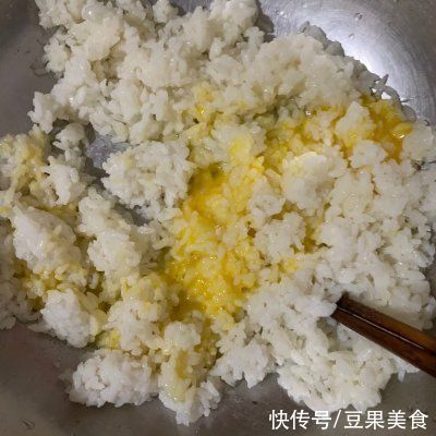 大米|香到流口水的大米锅巴，下饭神器都靠它