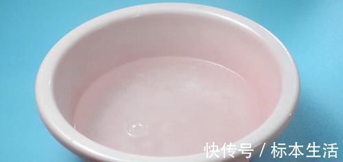 抹布又脏又油难清洗,水里加点它泡一泡,也能变得干干净净,真实用