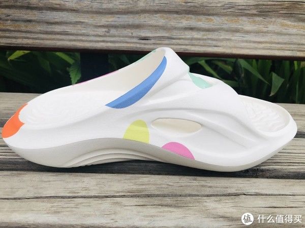 ev生活好物 篇二:咕咚运动舒缓拖鞋太适合运动后穿了,穿上,整个身心得到放松