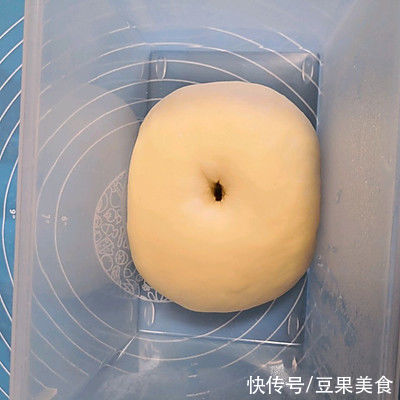 想要滋阴补血吗?这道牛奶杏仁排包/早餐必备少不了