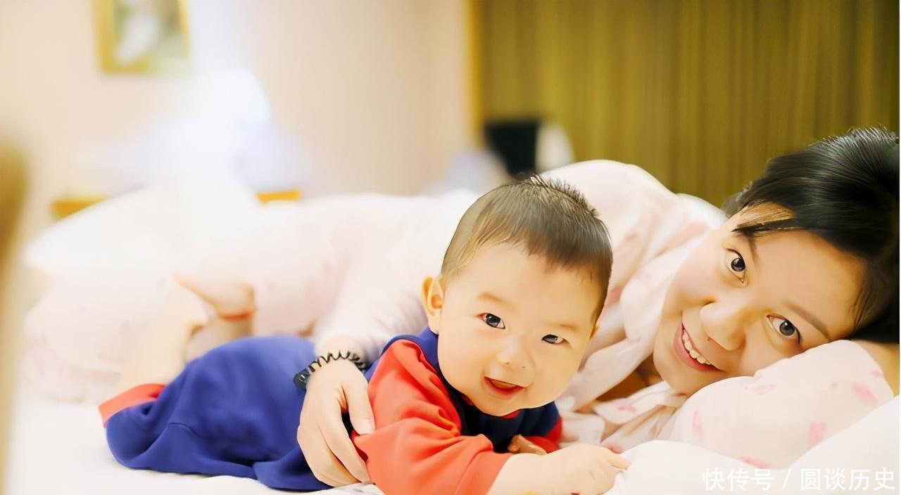 经常被妈妈抱的孩子，和经常自己躺在床上的孩子，体质有很大差距