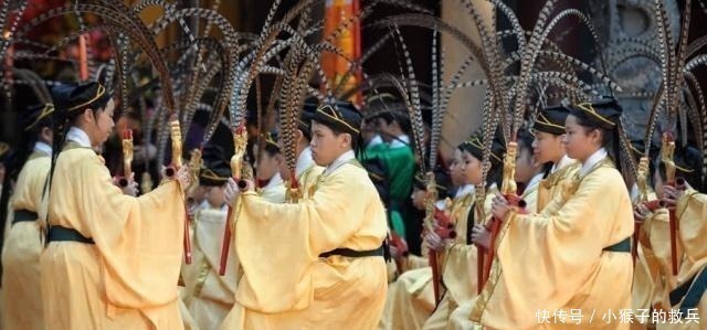 先生$上联“老子、孔子、孙子,三大家子”,孩子的下联太精彩