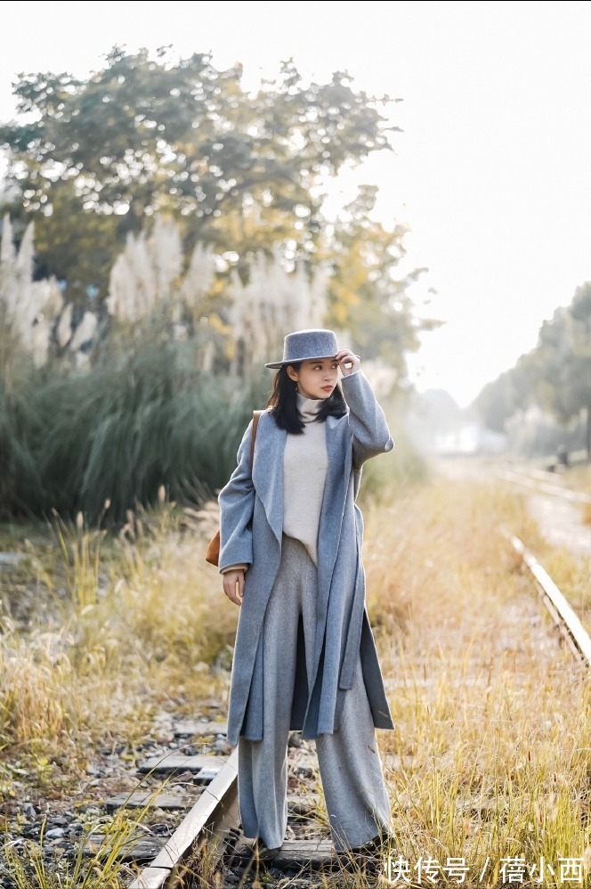 冬季|冬季穿大衣想要好看,不一定配半身裙,搭这3条长裤更高级上档次