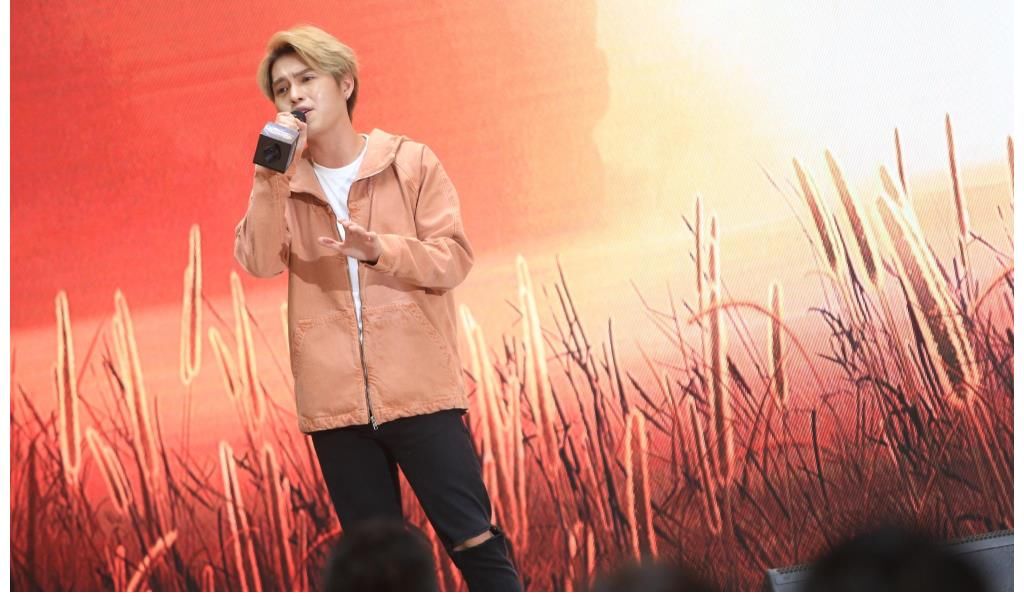 趙潔瑩唱了10年歌沒人認(rèn)識(shí)，他的音樂真的沒人支持嗎？