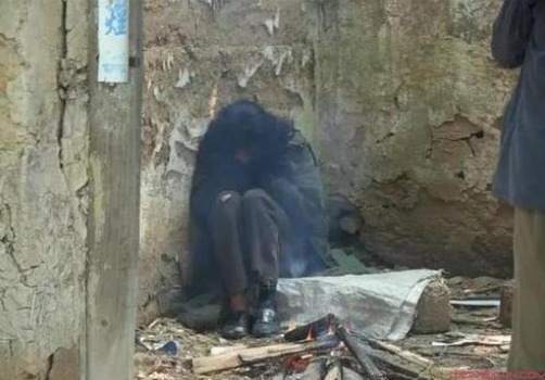 做饭|他是中国第一懒人,衣服不换从不做饭,吃饭靠人喂,如今怎样了?