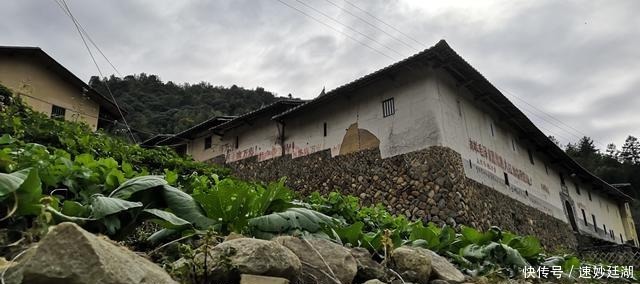 中薪|福建山区散落千座古寨，用来防御古代土匪，被誉为南方建筑奇葩