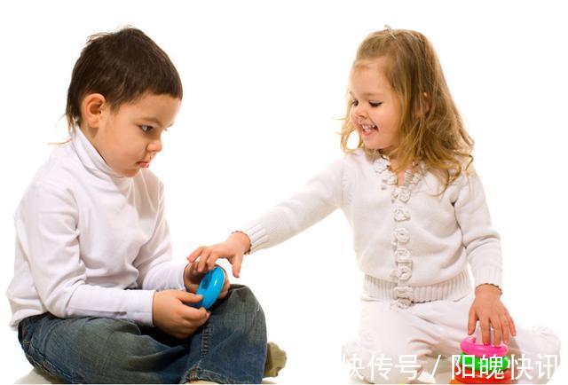 养老院|妈妈带孩子吃西餐,服务员看到餐具后说这个妈妈迟早得进养老院