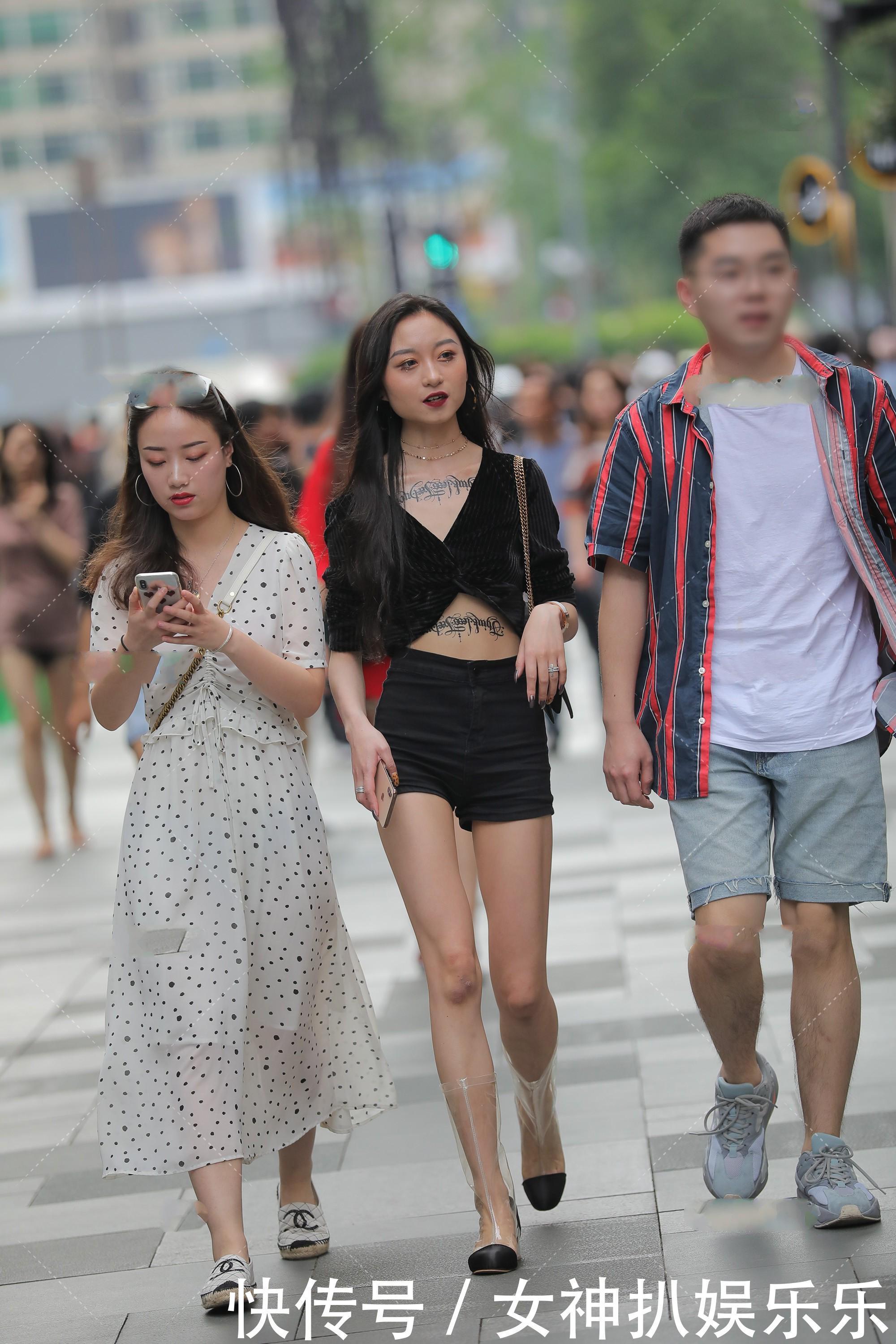 女生|女生的透明鞋,酷帅十足,黑色系显高级气质