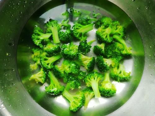 血脂升高|为什么清淡饮食血脂还高呢？医生：或是“四大原因”所致