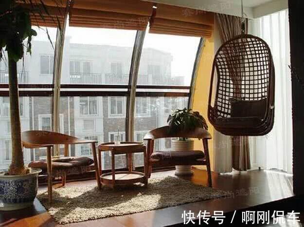 卖房|有阳台的户型,在卧室还是“客厅”好?卖房闺蜜一顿分析,我懂了