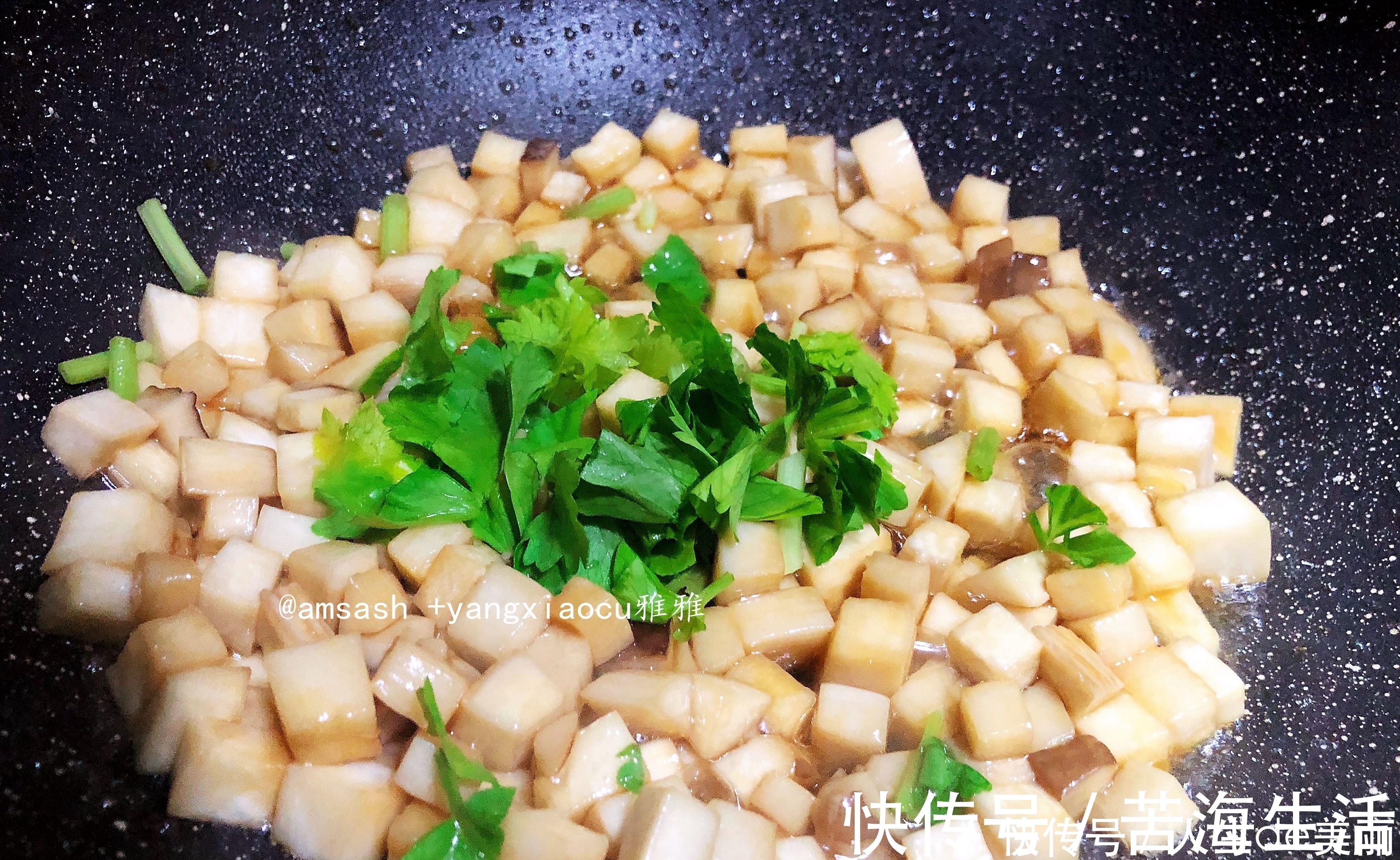蚝油杏鲍菇|杏鲍菇最好吃的做法，不加盐和水，比肉还好吃，上桌就被抢光了！