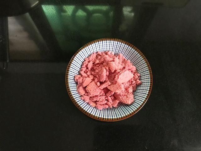 芝士|牛奶新吃法，倒锅里筷子搅一搅，冰凉Q弹，比淇淋简单还好吃