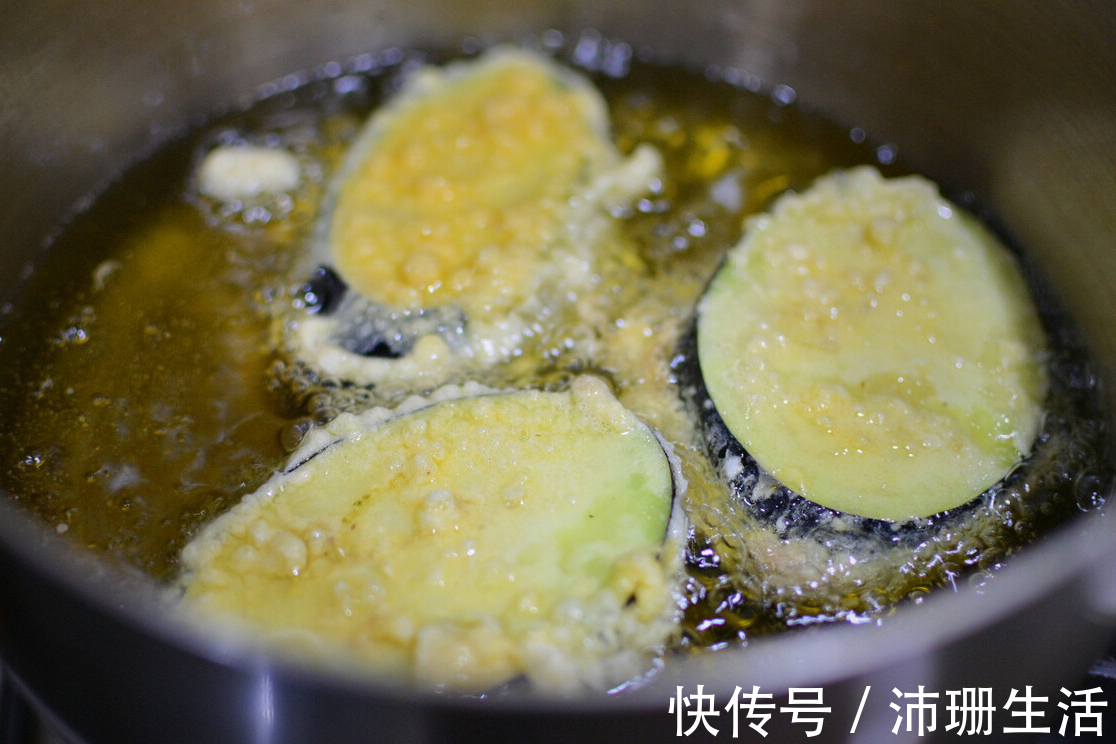 茄盒|炸茄盒，面糊不能用水调，教你正确做法，金黄酥脆，不回软不塌陷