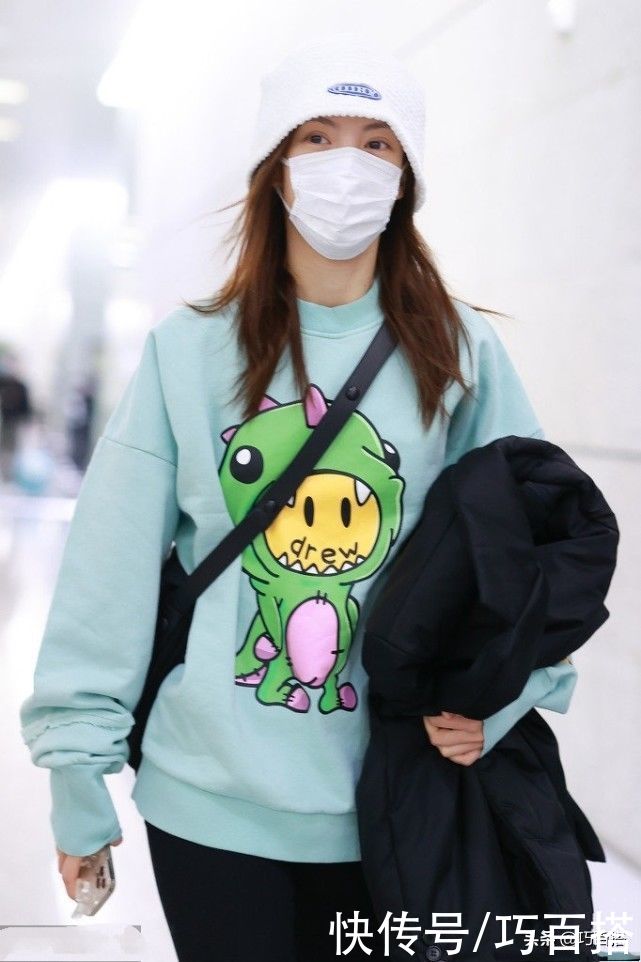  冬天|今年冬天流行色来了，女明星这个冬天都在变“嫩”，你还在犹豫吗