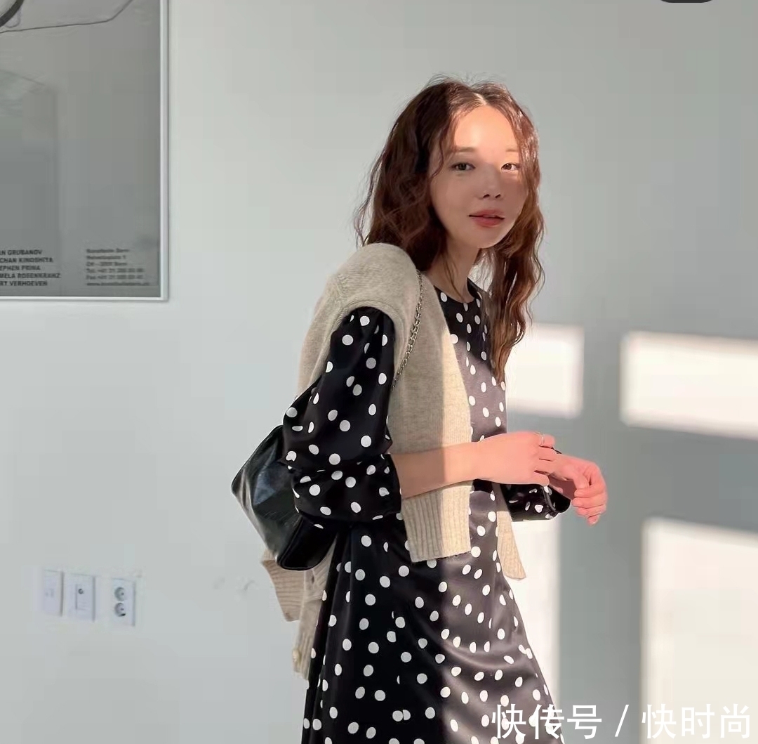 存在感 让人“哇塞,好漂亮”的碎花穿搭,照着穿美丽整个春天