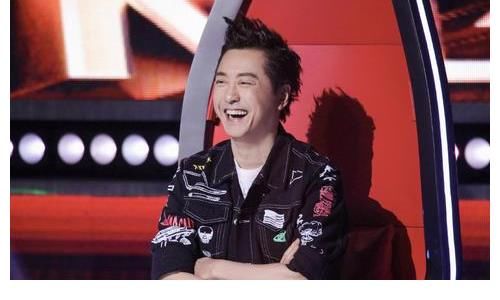 情非得已|《好聲音2021》看到那英語無倫次后，我更想念哈林了，他無可替代