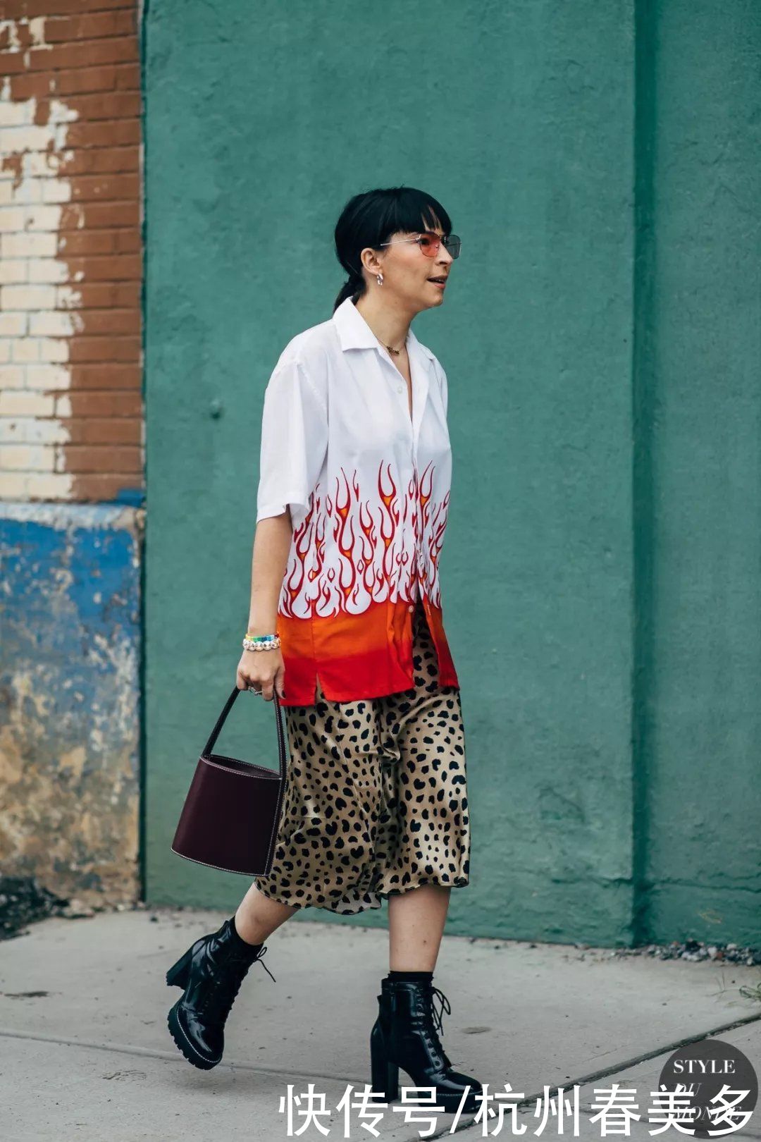 衣品好的女人,从不用力过猛