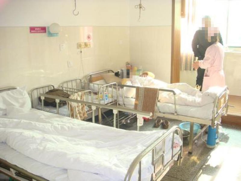 老公|准妈妈被老公打后引发早产,婆婆看到生下来的宝宝,怒打儿子!