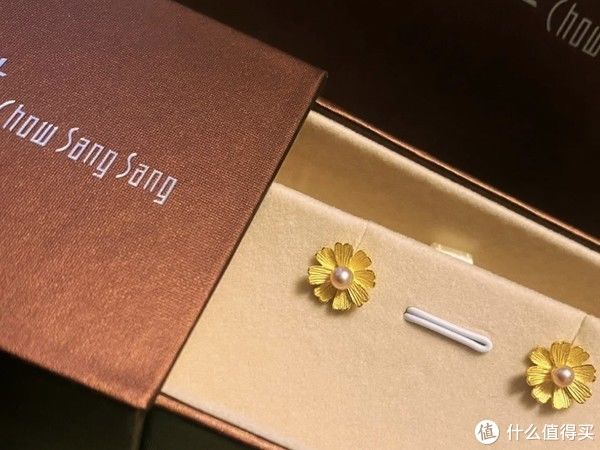 指南|“金”诚所至，那些既保值、增值又有设计感的金饰七夕送礼指南