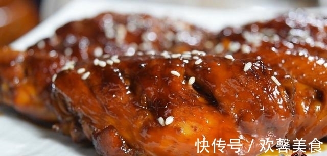 红烧鸡翅最好吃的做法,简单美味又馋人,看看你喜欢吃不?
