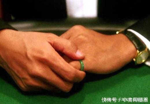 手指|翡翠戒指可别乱戴!戴在不同的手指上,都有着不同的寓意和作用