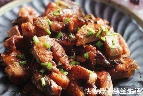 鳗鱼饭|夏天最肥的鱼,我在菜市场碰到从不还价,25元一斤,清凉还滋补