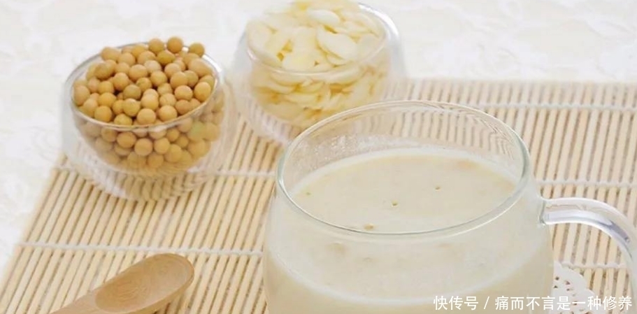 浸泡|做豆浆,浸泡8小时和用水煮都不对,大厨教你一招,香浓细腻不腥