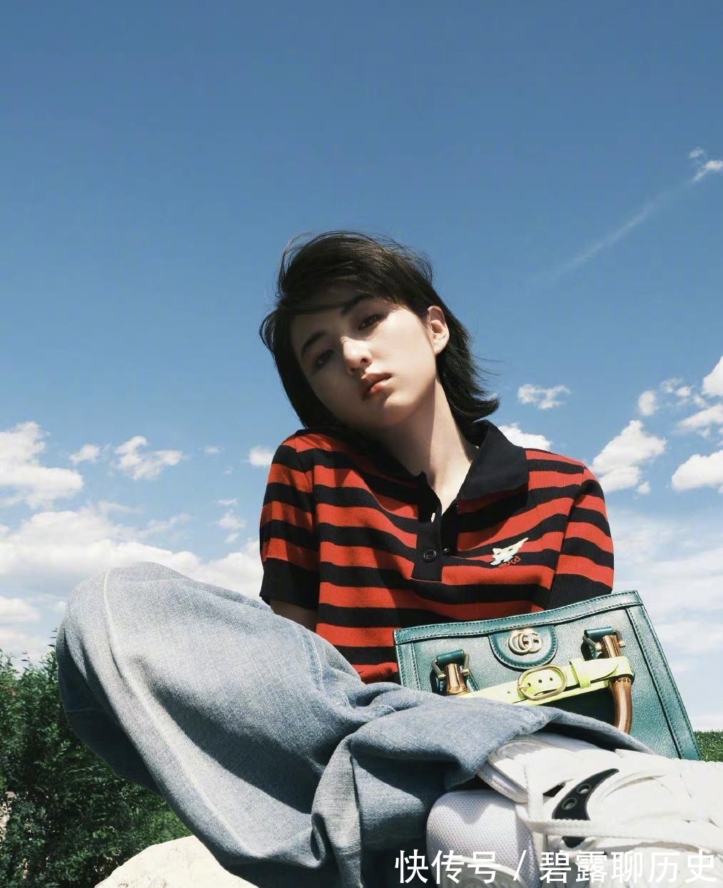 雜志|歐陽娜娜和張子楓合拍雜志，百合CP好磕，有的觀眾卻擔(dān)心捆綁營銷