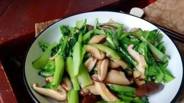 大厨教你饭店最火的12道家常菜，鲜香味美超下饭，全家人都抢着吃