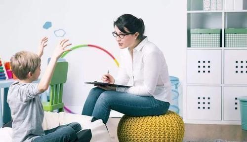 改正|有以下几种表现的孩子,大多都情商低,家长该如何帮助孩子改正?