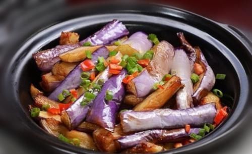 炒茄子时,第一步进油锅大错特错,多做一步,茄子不吸油又好吃