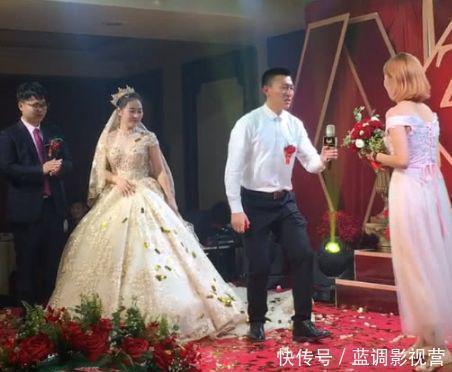 婚礼现场，伴郎突然哽咽求婚，剧情太快，女主傻眼了！