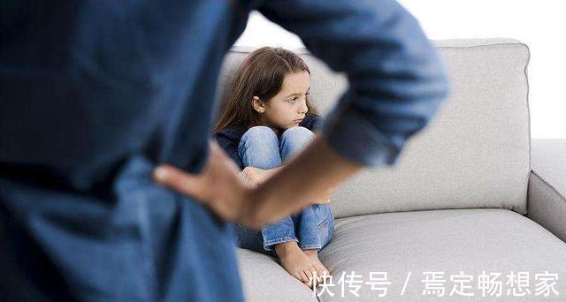 啃小族|原生家庭最怕3种“有毒”的父母,娃活得没自尊,长大后难有出息