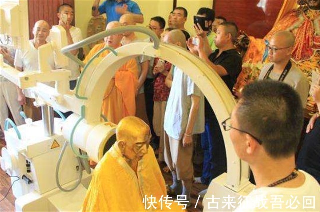 释迦牟尼$2017年,定慧寺将高僧遗体捐赠国家,体检现场显示:大脑还在