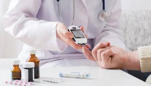 身体健康|糖尿病的“发物”是大蒜?医生提醒:血糖高的人,3种食物要少吃