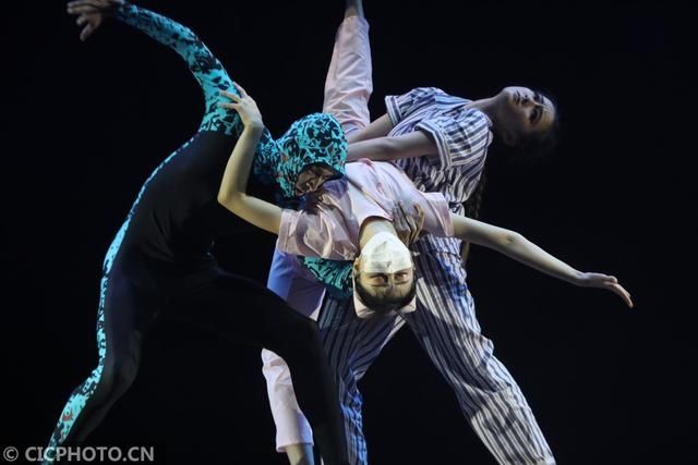 南艺举行2021届硕士研究生舞蹈毕业作品展演