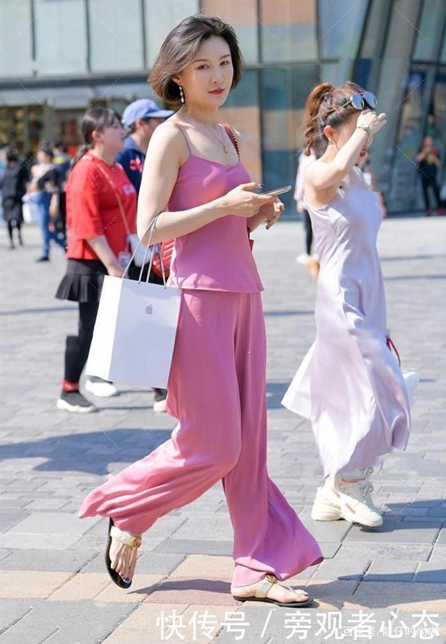 选择|女人过了30又怎样选择粉色系穿搭,照样清新减龄穿出少女感!