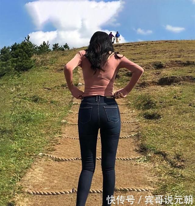 优雅|牛仔裤的穿搭优雅更俏皮,显得随意霸气,让你美的更加肆意!