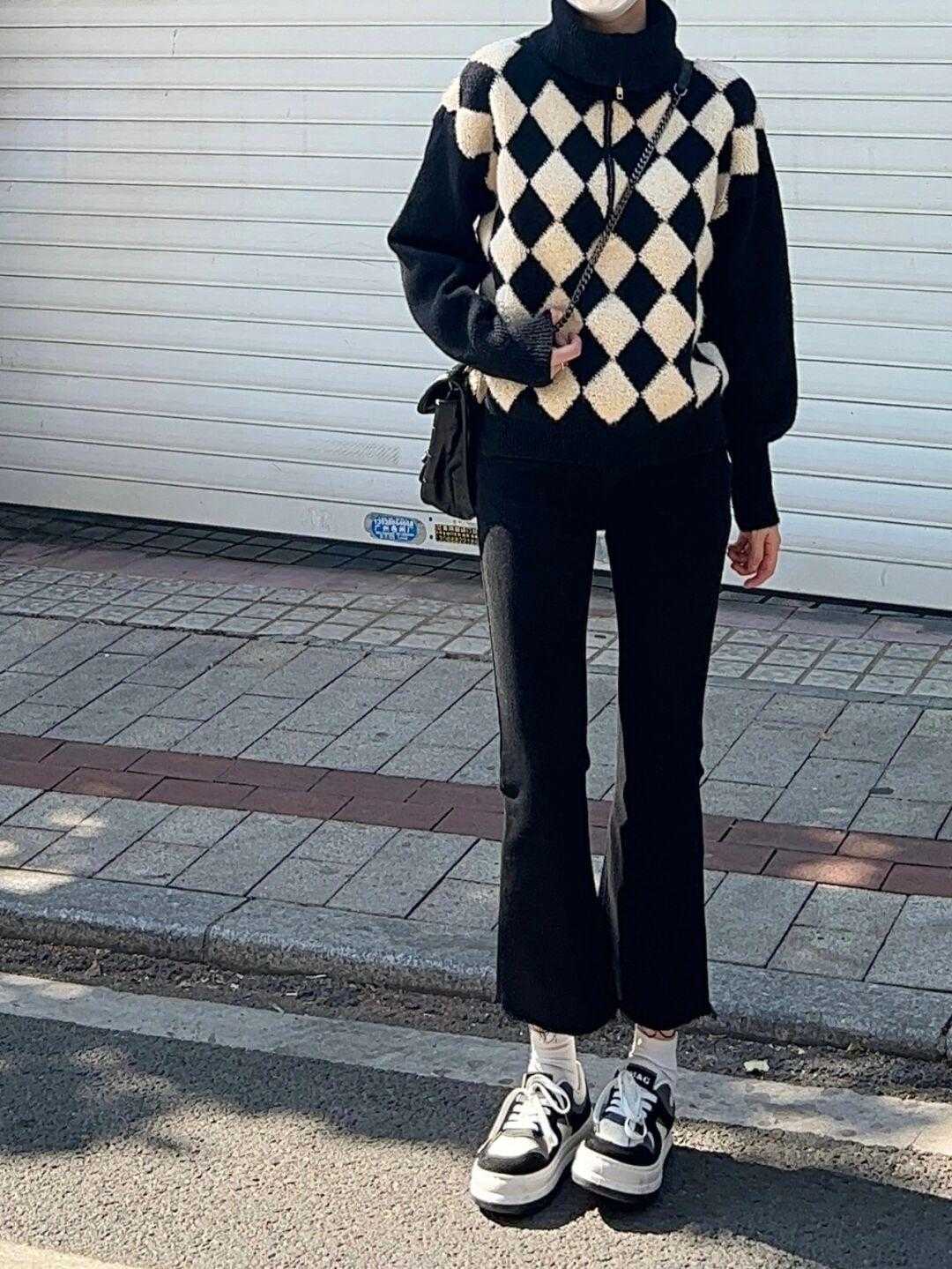 女人味 初春选裤子,千万别错过这两种,轻盈遮肉还能增加女人味