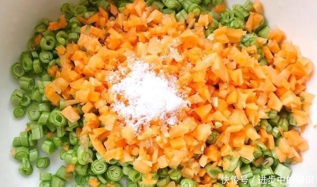 立秋后,多吃这菜,1块钱一斤,维C是土豆5倍,做成小饼最好吃