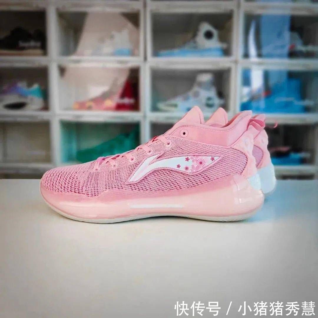 adidas 又贵又难抢,但人人都爱!这 11 双「猛男杀手」看完钱包要遭殃!